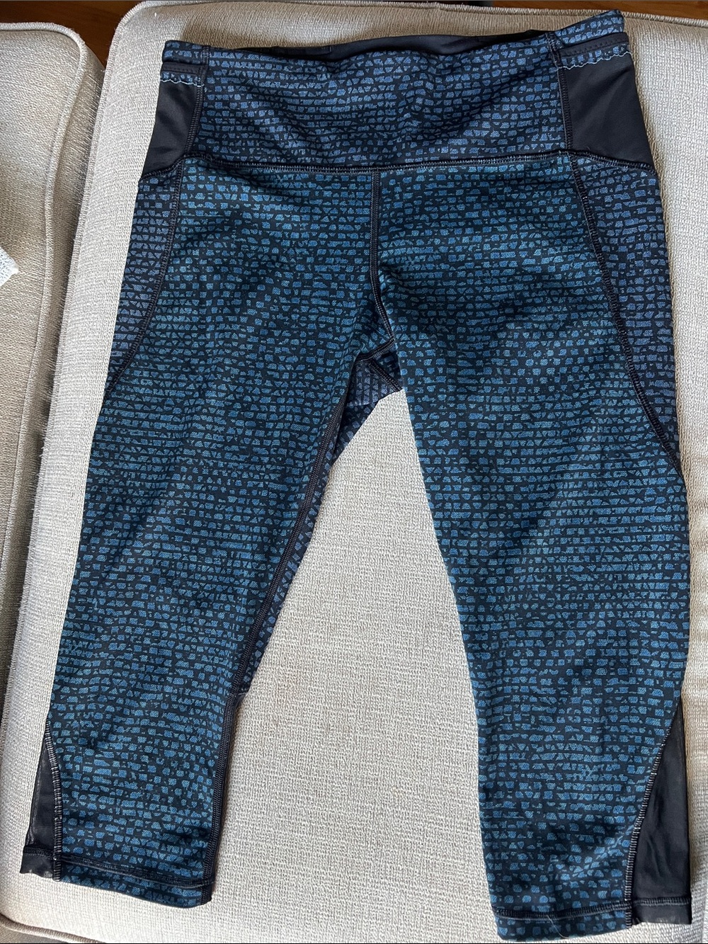 lululemon athletica Teal Patterned Capri Leggings